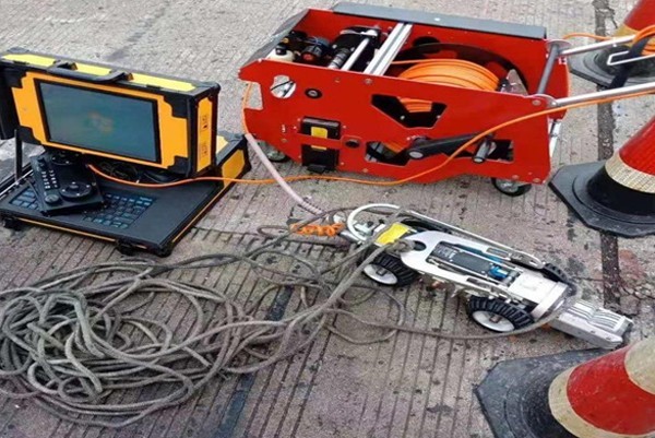 青河CCTV管道检测机器人