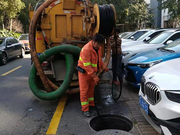 青河排污管道清淤