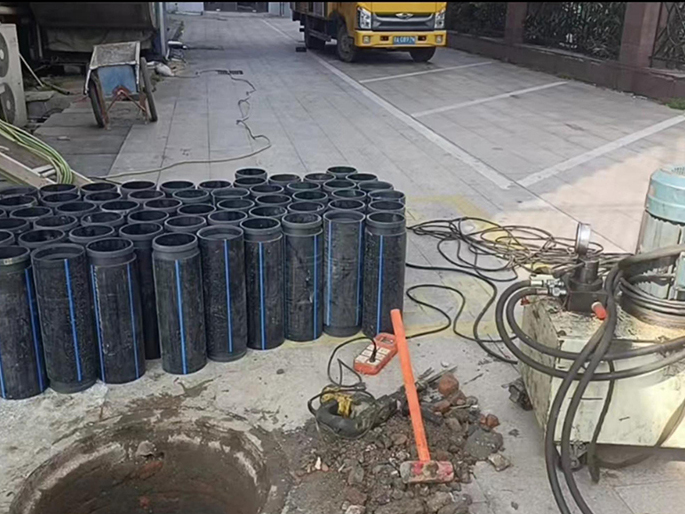 青河PE置换管厂家 DN315置换管 非开挖管短管置换